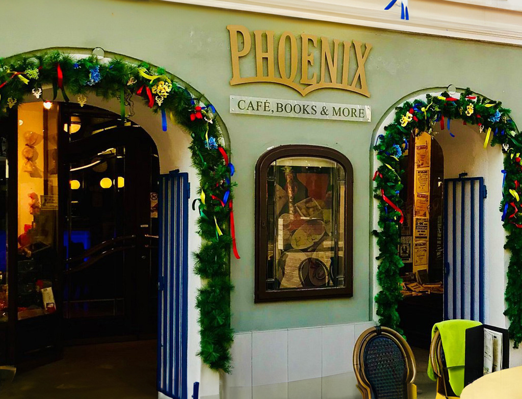 phoenix-book-cafe