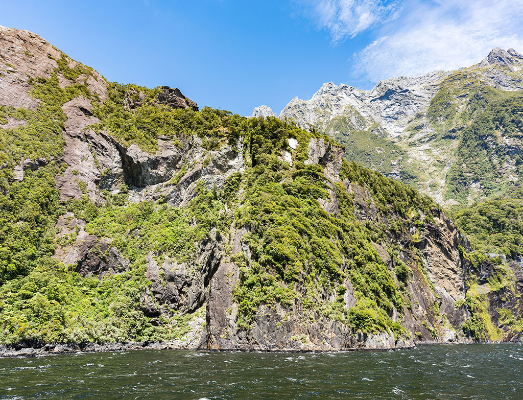 Fiordland-Explore the Landscapes of Middle-earth