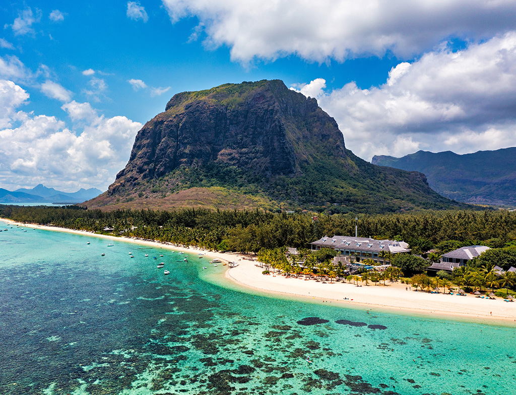 Hiking the ‘tabletop’ Le Morne Brabant in Mauritius